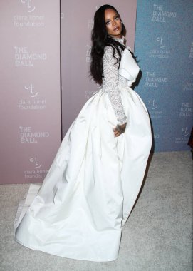 Rihanna geçen hafta sessizce müzik tarihi yazdı. Hafta sonu, plak şirketi ROC Nation tarafından Rihanna 'nın Spotify' da 50 milyar akışı geçtiği ortaya çıktı. MANHATTAN, New York Şehri, New York, ABD - 13 Eylül 2018: 