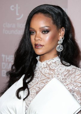 Rihanna geçen hafta sessizce müzik tarihi yazdı. Hafta sonu, plak şirketi ROC Nation tarafından Rihanna 'nın Spotify' da 50 milyar akışı geçtiği ortaya çıktı. MANHATTAN, New York Şehri, New York, ABD - 13 Eylül 2018: 