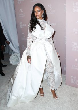 Rihanna geçen hafta sessizce müzik tarihi yazdı. Hafta sonu, plak şirketi ROC Nation tarafından Rihanna 'nın Spotify' da 50 milyar akışı geçtiği ortaya çıktı. MANHATTAN, New York Şehri, New York, ABD - 13 Eylül 2018: 