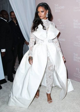 Rihanna geçen hafta sessizce müzik tarihi yazdı. Hafta sonu, plak şirketi ROC Nation tarafından Rihanna 'nın Spotify' da 50 milyar akışı geçtiği ortaya çıktı. MANHATTAN, New York Şehri, New York, ABD - 13 Eylül 2018: 