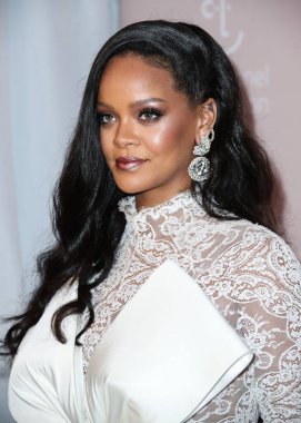 Rihanna geçen hafta sessizce müzik tarihi yazdı. Hafta sonu, plak şirketi ROC Nation tarafından Rihanna 'nın Spotify' da 50 milyar akışı geçtiği ortaya çıktı. MANHATTAN, New York Şehri, New York, ABD - 13 Eylül 2018: 
