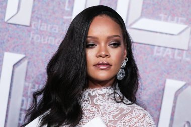 Rihanna geçen hafta sessizce müzik tarihi yazdı. Hafta sonu, plak şirketi ROC Nation tarafından Rihanna 'nın Spotify' da 50 milyar akışı geçtiği ortaya çıktı. MANHATTAN, New York Şehri, New York, ABD - 13 Eylül 2018: 