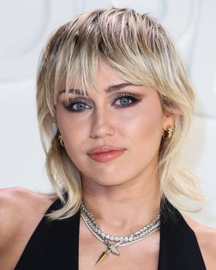 Miley Cyrus 2026 'da Hollywood Bulvarı' nda yıldız alacak. HOLYWOOD, LOS ANGELES, CALIFORNIA, ABD - 07 Şubat: Amerikalı şarkıcı, söz yazarı ve oyuncu Miley Cyrus       