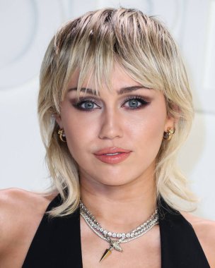 Miley Cyrus 2026 'da Hollywood Bulvarı' nda yıldız alacak. HOLYWOOD, LOS ANGELES, CALIFORNIA, ABD - 07 Şubat: Amerikalı şarkıcı, söz yazarı ve oyuncu Miley Cyrus       