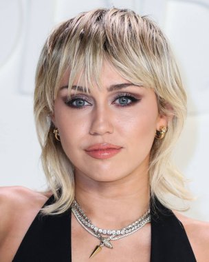 Miley Cyrus 2026 'da Hollywood Bulvarı' nda yıldız alacak. HOLYWOOD, LOS ANGELES, CALIFORNIA, ABD - 07 Şubat: Amerikalı şarkıcı, söz yazarı ve oyuncu Miley Cyrus       