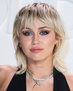 Miley Cyrus 2026 'da Hollywood Bulvarı' nda yıldız alacak. HOLYWOOD, LOS ANGELES, CALIFORNIA, ABD - 07 Şubat: Amerikalı şarkıcı, söz yazarı ve oyuncu Miley Cyrus       
