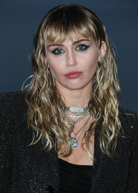 Miley Cyrus 2026 'da Hollywood Bulvarı' nda yıldız alacak. Miley Cyrus, Eugenio Derbez ve Richard Blade tarafından 2 Temmuz 2025 Çarşamba günü açıklanan 35 onur konuğu arasındaydı..