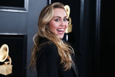 Miley Cyrus 2026 'da Hollywood Bulvarı' nda yıldız alacak. Miley Cyrus, Eugenio Derbez ve Richard Blade tarafından 2 Temmuz 2025 Çarşamba günü açıklanan 35 onur konuğu arasındaydı..