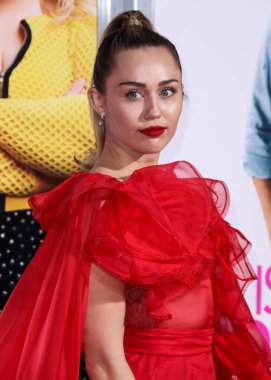 Miley Cyrus 2026 'da Hollywood Bulvarı' nda yıldız alacak. Miley Cyrus, Eugenio Derbez ve Richard Blade tarafından 2 Temmuz 2025 Çarşamba günü açıklanan 35 onur konuğu arasındaydı..