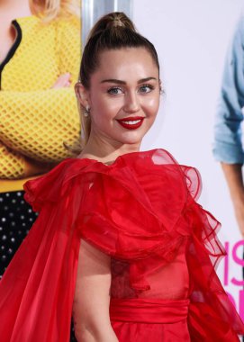 Miley Cyrus 2026 'da Hollywood Bulvarı' nda yıldız alacak. Miley Cyrus, Eugenio Derbez ve Richard Blade tarafından 2 Temmuz 2025 Çarşamba günü açıklanan 35 onur konuğu arasındaydı..