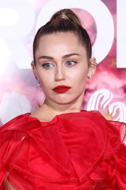 Miley Cyrus 2026 'da Hollywood Bulvarı' nda yıldız alacak. Miley Cyrus, Eugenio Derbez ve Richard Blade tarafından 2 Temmuz 2025 Çarşamba günü açıklanan 35 onur konuğu arasındaydı..