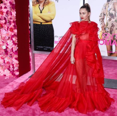 Miley Cyrus 2026 'da Hollywood Bulvarı' nda yıldız alacak. Miley Cyrus, Eugenio Derbez ve Richard Blade tarafından 2 Temmuz 2025 Çarşamba günü açıklanan 35 onur konuğu arasındaydı..