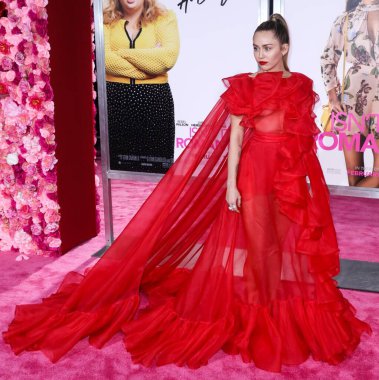 Miley Cyrus 2026 'da Hollywood Bulvarı' nda yıldız alacak. Miley Cyrus, Eugenio Derbez ve Richard Blade tarafından 2 Temmuz 2025 Çarşamba günü açıklanan 35 onur konuğu arasındaydı..