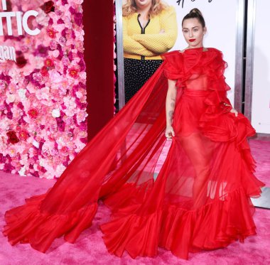 Miley Cyrus 2026 'da Hollywood Bulvarı' nda yıldız alacak. Miley Cyrus, Eugenio Derbez ve Richard Blade tarafından 2 Temmuz 2025 Çarşamba günü açıklanan 35 onur konuğu arasındaydı..