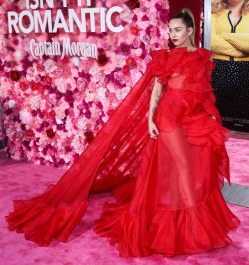 Miley Cyrus 2026 'da Hollywood Bulvarı' nda yıldız alacak. Miley Cyrus, Eugenio Derbez ve Richard Blade tarafından 2 Temmuz 2025 Çarşamba günü açıklanan 35 onur konuğu arasındaydı..