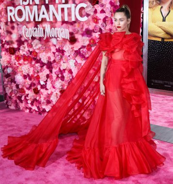 Miley Cyrus 2026 'da Hollywood Bulvarı' nda yıldız alacak. Miley Cyrus, Eugenio Derbez ve Richard Blade tarafından 2 Temmuz 2025 Çarşamba günü açıklanan 35 onur konuğu arasındaydı..