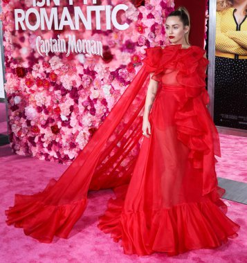 Miley Cyrus 2026 'da Hollywood Bulvarı' nda yıldız alacak. Miley Cyrus, Eugenio Derbez ve Richard Blade tarafından 2 Temmuz 2025 Çarşamba günü açıklanan 35 onur konuğu arasındaydı..