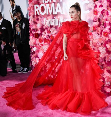 Miley Cyrus 2026 'da Hollywood Bulvarı' nda yıldız alacak. Miley Cyrus, Eugenio Derbez ve Richard Blade tarafından 2 Temmuz 2025 Çarşamba günü açıklanan 35 onur konuğu arasındaydı..