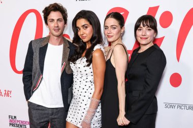 Amerikalı aktör Logan Lerman, Avustralyalı aktris, komedyen, yazar ve yapımcı Geraldine Viswanathan, Amerikalı aktris, senarist ve yönetmen Molly Gordon ve İngiliz yazar ve film yönetmeni Sophie Brooks Los Angeles 'a geldiler. 