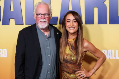 Amerikalı yazar Michael Connelly ve Amerikalı eski model Maggie Q, 9 Temmuz 2025 'te Culver Tiyatrosu' nda düzenlenen Amazon Prime Video 'nun' Ballard '1. sezonunun Los Angeles Premiere' ine geldiler..