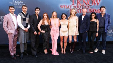 Oyuncular, 14 Temmuz 2025 'te Los Angeles, Kaliforniya, ABD' de, Los Angeles 'ta, ABD' de bulunan Kasa tarafından Broadway 'deki StILE Downtown Los Angeles' daki Birleşik Tiyatro 'da düzenlenen 