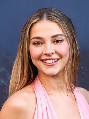 Amerikalı aktris ve model Madelyn Cline, 14 Temmuz 2025 'te Los Angeles, CA, ABD' de bulunan Kasa tarafından Broadway 'deki StILE Downtown Los Angeles' taki United Theater 'da düzenlenen 