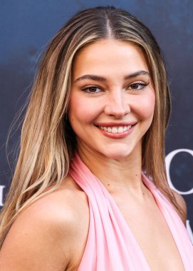 Amerikalı aktris ve model Madelyn Cline, 14 Temmuz 2025 'te Los Angeles, CA, ABD' de bulunan Kasa tarafından Broadway 'deki StILE Downtown Los Angeles' taki United Theater 'da düzenlenen 