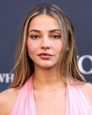 Amerikalı aktris ve model Madelyn Cline, 14 Temmuz 2025 'te Los Angeles, CA, ABD' de bulunan Kasa tarafından Broadway 'deki StILE Downtown Los Angeles' taki United Theater 'da düzenlenen 