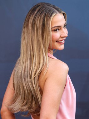 Amerikalı aktris ve model Madelyn Cline, 14 Temmuz 2025 'te Los Angeles, CA, ABD' de bulunan Kasa tarafından Broadway 'deki StILE Downtown Los Angeles' taki United Theater 'da düzenlenen 