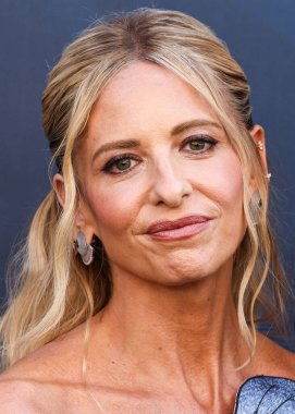 Amerikalı aktris Sarah Michelle Gellar, 14 Temmuz 2025 'te Los Angeles, Kaliforniya, ABD' de bulunan Kasa tarafından Broadway 'deki StILE Downtown Los Angeles' taki United Theater 'da düzenlenen 