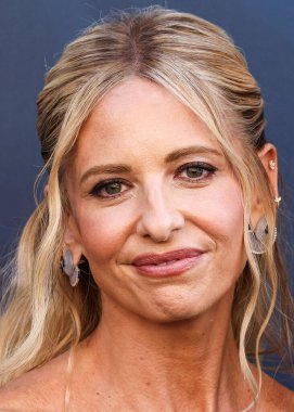 Amerikalı aktris Sarah Michelle Gellar, 14 Temmuz 2025 'te Los Angeles, Kaliforniya, ABD' de bulunan Kasa tarafından Broadway 'deki StILE Downtown Los Angeles' taki United Theater 'da düzenlenen 