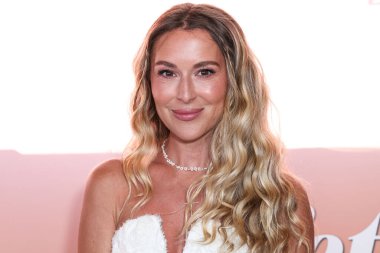 Amerikalı aktris, şarkıcı, piyanist Alexa PenaVega, Santa Monica Proper Hotel Calabra 'da 16 Temmuz 2025' te düzenlenen The Stars From The Networks Summer Movie Cireup 'ın yer aldığı Lifetime Summer Soiree Organizasyonu 2025' e geldi.