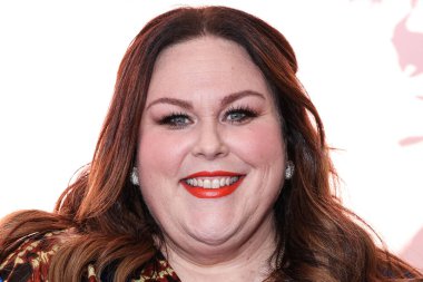 Amerikalı aktris ve şarkıcı Chrissy Metz, 16 Temmuz 2025 'te Santa Monica, Los Angeles' taki Calabra Rooftop 'ta düzenlenen The Stars From The Networks Summer Movie Cireup' ın yer aldığı Lifetime Summer Soiree Event 2025 'e geldi.    