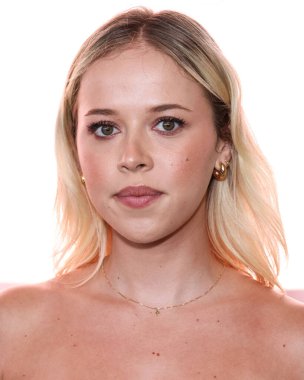 Avustralyalı aktris Holly J. Barrett, 16 Temmuz 2025 'te Santa Monica, Los Angeles' taki Calabra Rooftop 'ta düzenlenen The Stars From The Networks Summer Movie Cireup' ın yer aldığı Lifetime Summer Soiree Event 2025 'e geldi.   