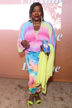 Amerikalı aktris Loretta Devine, 16 Temmuz 2025 'te Santa Monica, Los Angeles' taki Calabra Rooftop 'ta düzenlenen The Stars From The Networks Summer Movie kadrosunun yer aldığı Lifetime Summer Soiree Event 2025' e geldi.