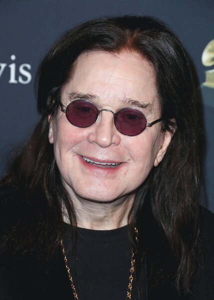БЕВЕРЛИ-ХИЛЛС, Калифорния - 25 ЯНВАРЯ: Оззи Осборн принял участие в гала-концерте "Пре-Грэмми" и "Грэмми салют промышленным иконам" в честь Шона Комбса 25 января 2020 года в Беверли-Хиллз, Калифорния.