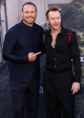 İskoç aktör, yapımcı, yazar ve hayırsever Sam Heughan ve İskoç aktör Tony Curran, 28 Temmuz 2025 'te DGA Tiyatro Kompleksi' nde düzenlenen STARZ 'ın' Outlander: Blood of My Blood 'sezonunun Los Angeles Premiere' ine geldiler.