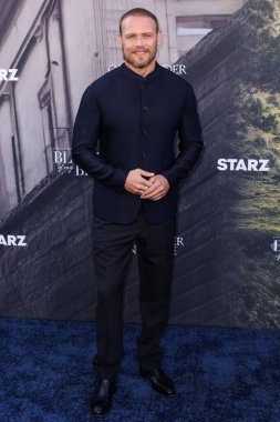 İskoç aktör, yapımcı, yazar ve hayırsever Sam Heughan, STARZ 'ın 