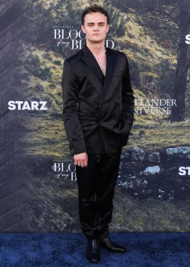 İskoç aktör Seamus McLean Ross, STARZ 'ın' Outlander: Blood of My Blood 'sezonunun Los Angeles Premiere' ine ulaştı.. 