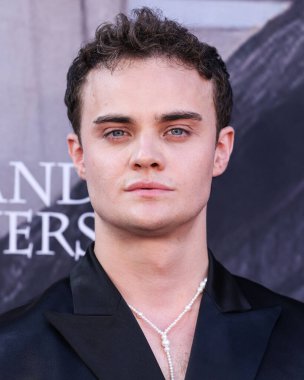 İskoç aktör Seamus McLean Ross, STARZ 'ın' Outlander: Blood of My Blood 'sezonunun Los Angeles Premiere' ine ulaştı.. 