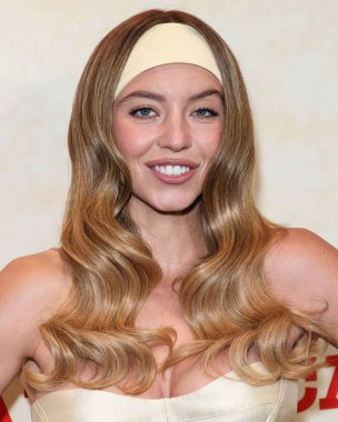 Sydney Sweeney 3 Ağustos 2025 'te Los Angeles, Los Angeles, Kaliforniya, ABD' de Hollywood Volume 'daki Desert 5 Spot, A Tribute Portfolio Hotel Los Angeles' ta düzenlenen Lionsgate 'in' Americana 'sının özel gösterimine geliyor.