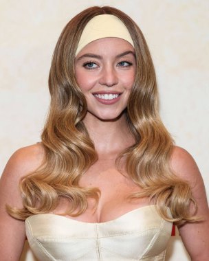Sydney Sweeney 3 Ağustos 2025 'te Los Angeles, Los Angeles, Kaliforniya, ABD' de Hollywood Volume 'daki Desert 5 Spot, A Tribute Portfolio Hotel Los Angeles' ta düzenlenen Lionsgate 'in' Americana 'sının özel gösterimine geliyor.
