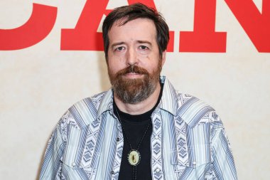 Tony Tost 3 Ağustos 2025 'te Hollywood, Los Angeles, Kaliforniya, ABD' de Hollywood Volume 'daki Desert 5 Spot, A Tribute Portfolio Hotel Los Angeles' ta düzenlenen Lionsgate 'in' Americana 'nın özel gösterimine geliyor.