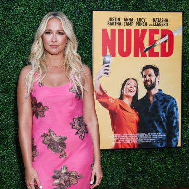 Amerikalı aktris Anna Camp, Los Angeles Quiver Distribution 'ın 6 Ağustos 2025' te Kuzey Hollywood, Los Angeles, Kaliforniya, ABD 'deki The Garland Hotel' de gerçekleştirdiği 'Nükleer Bombanın Özel Gösterimi' ne geldi.. 