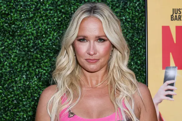 Amerikalı aktris Anna Camp, Los Angeles Quiver Distribution 'ın 6 Ağustos 2025' te Kuzey Hollywood, Los Angeles, Kaliforniya, ABD 'deki The Garland Hotel' de gerçekleştirdiği 'Nükleer Bombanın Özel Gösterimi' ne geldi.. 