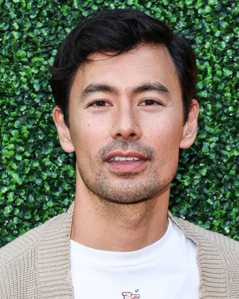 İngiliz aktör, yazar ve sunucu George Young, 6 Ağustos 2025 'te Kuzey Hollywood, Los Angeles, Kaliforniya, ABD' de bulunan Garland Hotel 'de düzenlenen Quiver Distribution' ın 'Nuked' adlı özel gösterimine geliyor..