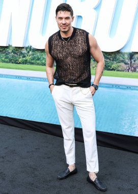 İngiliz aktör, model ve dövüş sanatçısı Lewis Tan, 11 Ağustos 2025 'te Hollywood, Los Angeles, Kaliforniya, ABD' de bulunan TCL Çin Tiyatrosu IMAX 'te düzenlenen Universal Pictures' Nobody 2 'nin Los Angeles galasına geldi..