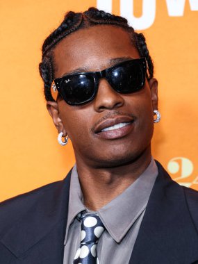 Amerikalı rapçi A $AP Rocky (ASAP Rocky diğer adıyla Rakim Mayers) Awge 'ı giyerek Los Angeles' taki Orijinal Elma Filmlerinin Özel Gösterimi 'ne ve A24' ün En Düşük 2 Gösterimi 'ne 13 Ağustos 2025' te AMMP 'deki Ted Mann Tiyatrosu' nda gerçekleştirildi..