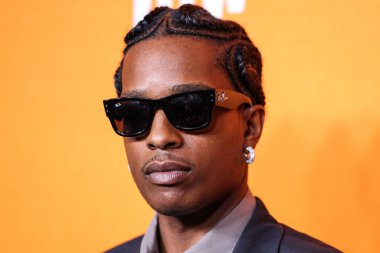 Amerikalı rapçi A $AP Rocky (ASAP Rocky diğer adıyla Rakim Mayers) Awge 'ı giyerek Los Angeles' taki Orijinal Elma Filmlerinin Özel Gösterimi 'ne ve A24' ün En Düşük 2 Gösterimi 'ne 13 Ağustos 2025' te AMMP 'deki Ted Mann Tiyatrosu' nda gerçekleştirildi..