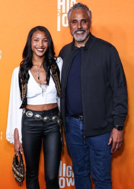 Sasha Gabriella Fox ve babası Rick Fox, 13 Ağustos 2025 'te Los Angeles' taki 